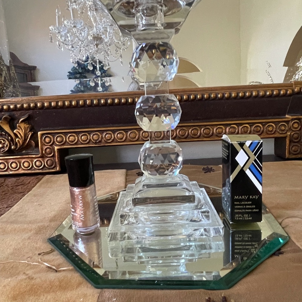 New Mary Kay nail lacquer FINAL PRICE - Picture 2 of 2